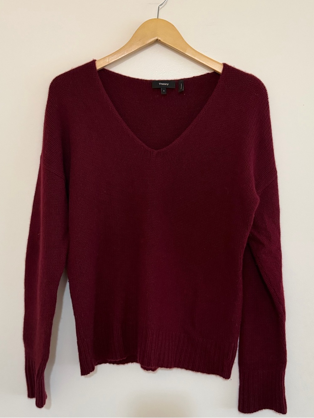 Theory 100% cashmere sweater